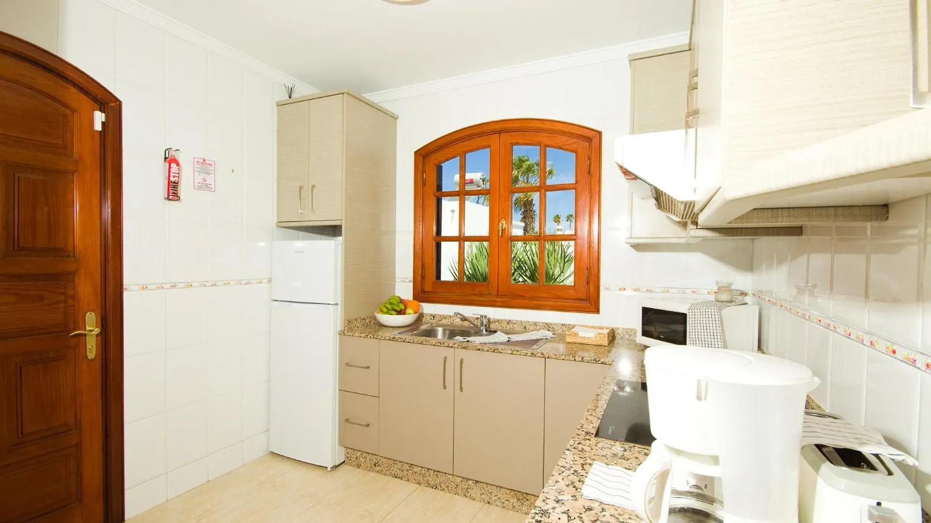 Villa El Golfo - By Az Rentals Puerto del Carmen